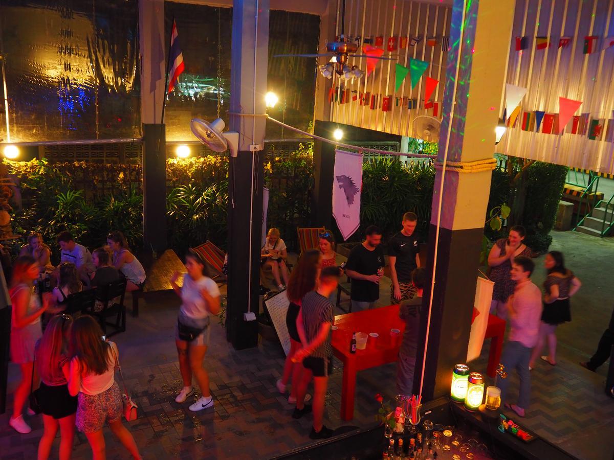 Playground Hostel Bangkok Esterno foto